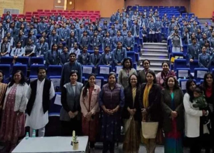 महिला स्वास्थ्य स्वच्छता और महिला सशक्तिकरण पर हुआ लाइव सेमिनार