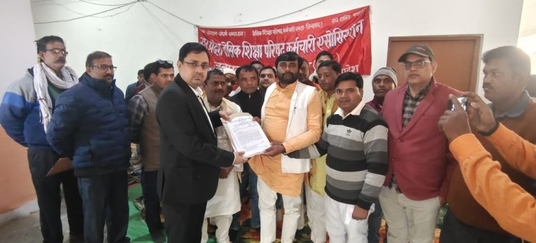 उत्तर प्रदेश शिक्षा परिषद एसोसिएशन ने सौपा पत्रक