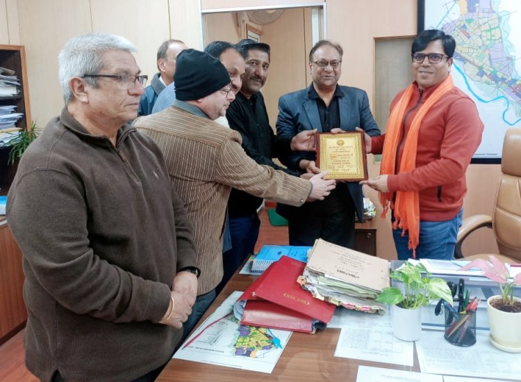 उ. प्र. उद्योग व्यापार मंडल ने की ओएसडी औद्योगिक से उधमीयो की समस्याओं पर चर्चा