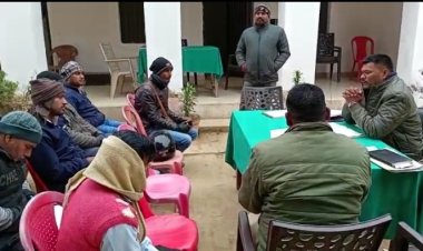 थानाध्यक्ष ने स्वर्ण आभूषण विक्रेता और जनसेवा केंद्र संचालकों को दिया टिप्स