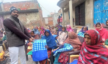 ग्राम प्रधान ने गरीबो मे किया कंबल वितरण