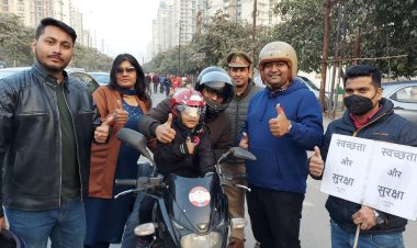 हेलमेट मैन ऑफ इंडिया ने चार साल के ऊपर बच्चों के पसंदीदा अनुसार बांटे फ्री हेलमेट