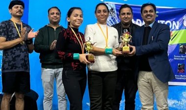 बैडमिंटन टूर्नामेंट में महिलाओं बच्चों सहित 50 खिलाड़ियों ने लिया भाग