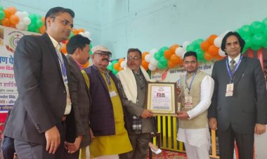 समाज कल्याण फेडरेशन ऑफ इंडिया ने 32 लोगों को किया सम्मानित