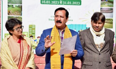 व्‍यवहार में ही नहीं, सोच में भी हो स्‍वच्‍छता : प्रो. संजय द्विवेदी