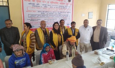 लायंस क्लब नोएडा ने लगाया विशाल मोतियाबिंद शिविर