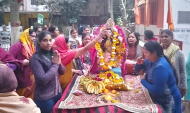 रजत विहार में मनाई गई बसंत पंचमी