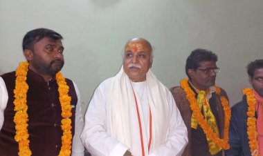 तलवार भी शांति का प्रतीक है बोले प्रवीण तोगड़िया