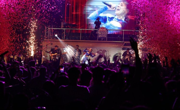 कमली कमली से लेकर सामी सामी तक - सुनिधि चौहान 