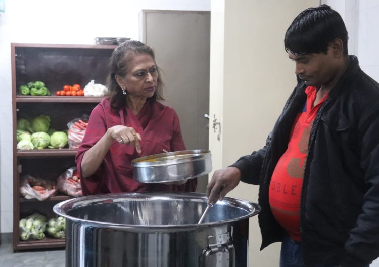 ईश्वर की पोस्टमैन बन गई हूं : अरुणा गोयनका