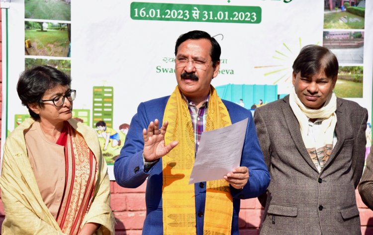 व्‍यवहार में ही नहीं, सोच में भी हो स्‍वच्‍छता : प्रो. संजय द्विवेदी