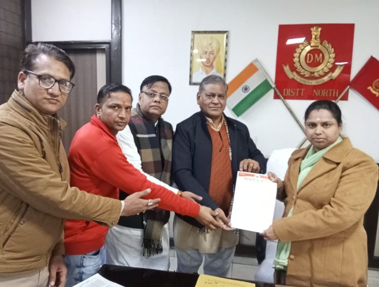 दिल्ली में प्रचंड प्रदर्शन के साथ राष्ट्रपति के नाम सौंपा ज्ञापन