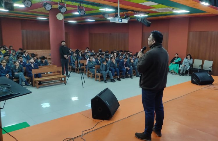 ऑर्गनइंडिया ने रवींद्रनाथ वर्ल्ड स्कूल में अंगदान जागरूकता सत्र का आयोजन किया