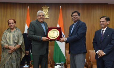 फेक नैरेटिव का डटकर मुकाबला करें आईआईएस अधिकारी : उपराष्ट्रपति