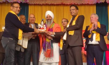 ईश्वर ने मानव को पैदा किया जाति धर्म को नहीं  - महाराज त्रिलोचन दर्शन दास