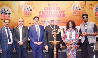 पत्रकारों ने टेलीविजन इन द न्यू मिलेनियम विषय पर किये अपने विचार प्रकट