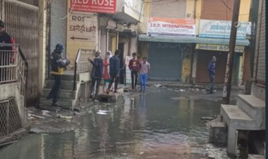 ग्राम हरौला के मैन रास्ते गली नंबर 2 में नाली का पानी की निकासी ना होने के चलते सड़कों पर फैलता है नालियों और सीवर का पानी