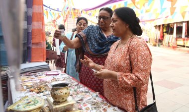 सरस मेले में संडे बना फन डे, बच्चों ने जमकर की मस्ती, खूब हुई खरीददारी