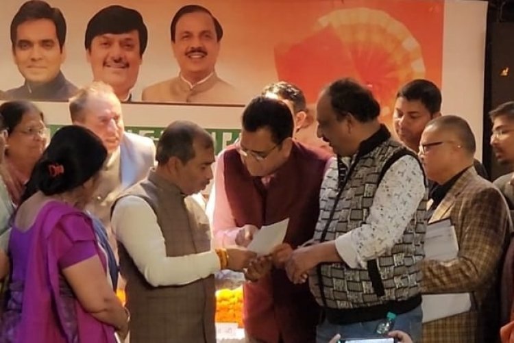 जैन समाज को सेक्टर 93बी में जैन मंदिर निर्माण हेतु भूखंड आवंटन के लिए मंत्री को दिया ज्ञापन