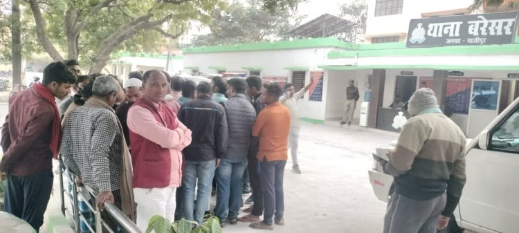 ट्रक के चपेट मे आने से मोटरसाइकिल सवार की दर्दनाक मौत