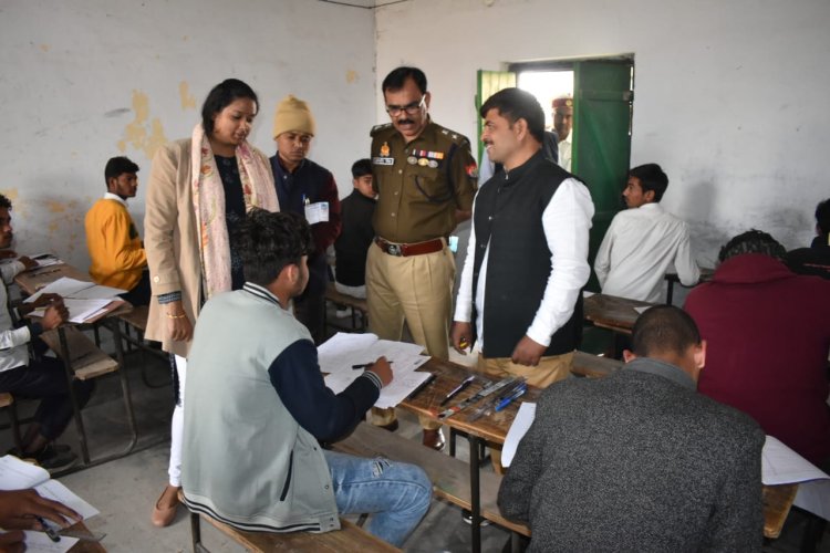 शांति निकेतन इण्टर कालेज मे दो मुन्ना भाइयों पर एफ आई आर दर्ज