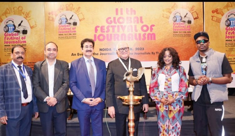 पत्रकारों ने टेलीविजन इन द न्यू मिलेनियम विषय पर किये अपने विचार प्रकट