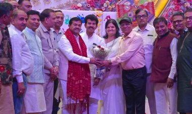 शौर्य बैंकट हॉल में मनाया गया होली मिलन समारोह, उपस्थित रहे शहर के गणमान्य