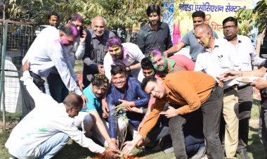 नोएडा एसोसिएशन सेक्टर- 9 ने मनाई इको फ्रेंडली होली, किया पौधारोपण
