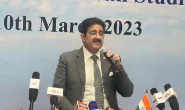 मारवाह स्टूडियो हुआ 32 साल का