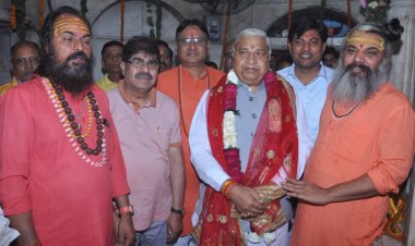 बी के शर्मा हनुमान ने सिद्ध पीठ देवी मंदिर में चैत्र नवरात्रि के चौथे दिन की मां कुष्मांडा की पूजा अर्चना