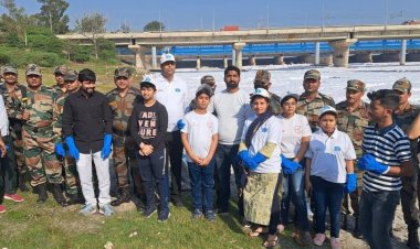 वाईएसएस फाउंडेशन के साथ युगधारा फाउंडेशन ने कालिंदी कुंज घाट पर चलाया 71वाॅऺ स्वच्छता अभियान