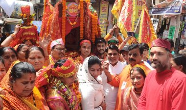 पहली बार खोड़ा मकनपुर मे निकली मॉ नन्दा देवी की डोली