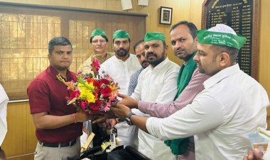 भारतीय अंबावता के प्रतिनिधि मंडल ने जिलाधिकारी से की मुलाकात