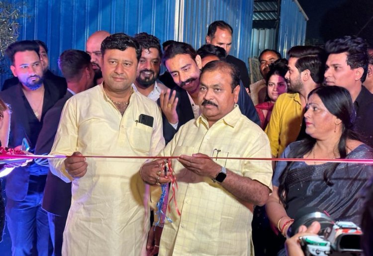 होर्स राइडिंग की अवधारणा पर आधारित अपनी तरह का पहला कैफ़े है स्काय राइडिंग क्लब एण्ड कैफ़े