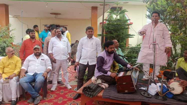 मनिहारी मे होली मिलन समारोह बना चर्चा का विषय