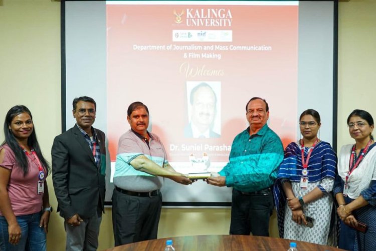 कलिंगा विश्वविद्यालय ने सुनील पाराशर को किया सम्मानित