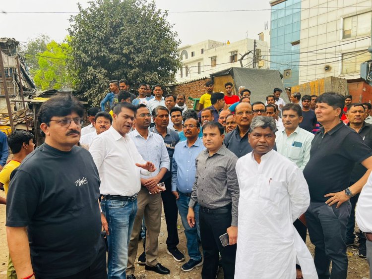 नोएडा को स्वच्छ रखने की ली शपथ