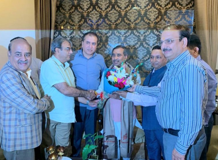 हैंडलूम हैंडीक्राफ्ट एक्सपोर्टर वेलफेयर एसोसिएशन ने राज्यमंत्री कुंवर ब्रजेश सिंह से की चर्चा