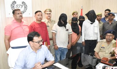 चोरी की बैटरी और अवैध तमंचा संग पांच गिरफ्तार