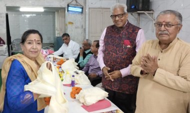 देश के पुजारियों को केंद्र और राज्य सरकारें दें मासिक वेतन- डॉ पी.के. सिंघल