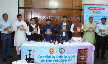 डाॅ बी राॅय चौधरी की कैंसर की तहलका मचाने वाली पुस्तक का विमोचन   