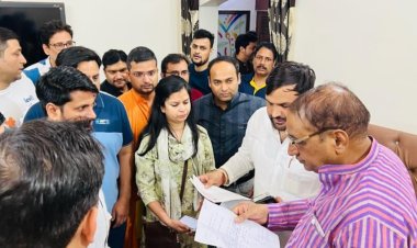 सीएचसी को फर्स्ट रेफ़रल यूनिट बनाने के संबंध में दादरी विधायक से की मुलाक़ात