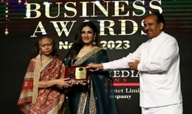 अभिनेत्री रवीना टंडन ने अरुणा गोयनका को टाइम्स बिजनेस अवार्ड नॉर्थ 2023 से किया सम्मानित