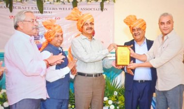 यमुना प्राधिकरण के सीईओ में निर्यातकों को अवार्ड देकर किया सम्मानित