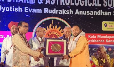 महृषि पराशर विश्व विद्यापीठ लखनऊ द्वारा ज्योतिषरत्न गुरुजी गौतम ऋषि को 'गोल्ड मेडल से अलंकृत किया गया