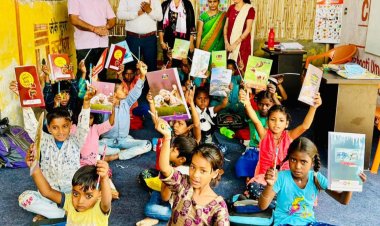 गरीब और जरूरतमंद बच्चों के बीच शिक्षा सामग्री का वितरण