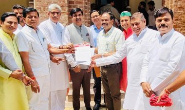 भानु के बैनर पर नोएडा ऑटो यूनियन व नोएडा संयुक्त ट्रांसपोर्ट यूनियन की हुई बैठक