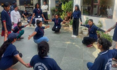 नुक्कड नाटक द्वारा लोगों को बेटियों की शिक्षा के प्रति किया जागरूक