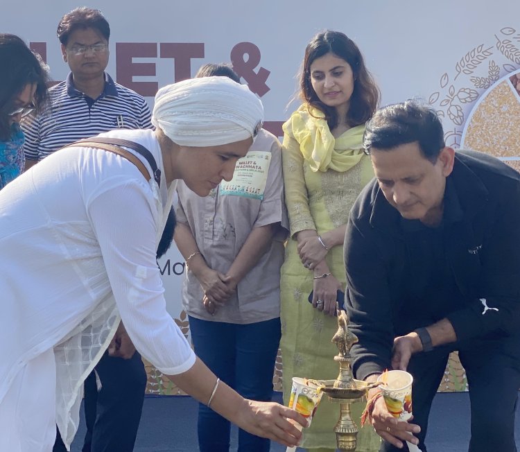 दिल्ली में स्वस्थ जीवन और स्वच्छता को बढ़ावा देने के लिए बाजरा (मिलेट्स) एवम स्वच्छता वॉकथॉन से जु़डी ओन्टोलॉजिस्ट आशमीन कौर मुंजाल