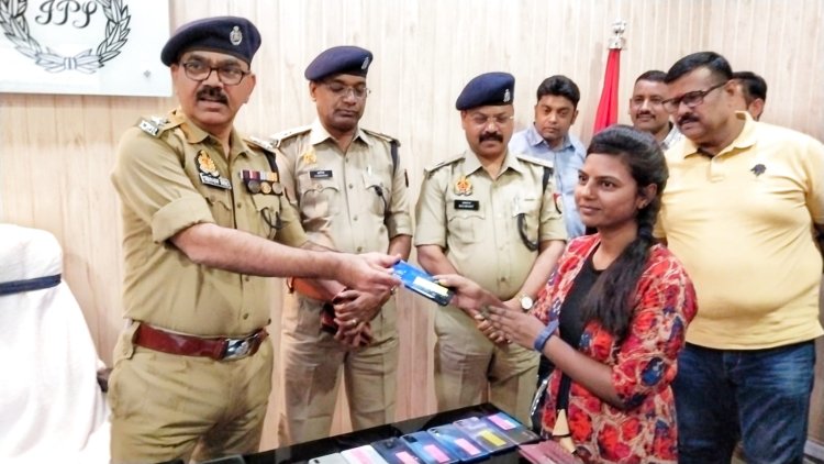 सर्विलांस सेल की बड़ी कार्यवाही, पंद्रह लाख का 65 मोबाइल फोन बरामद 